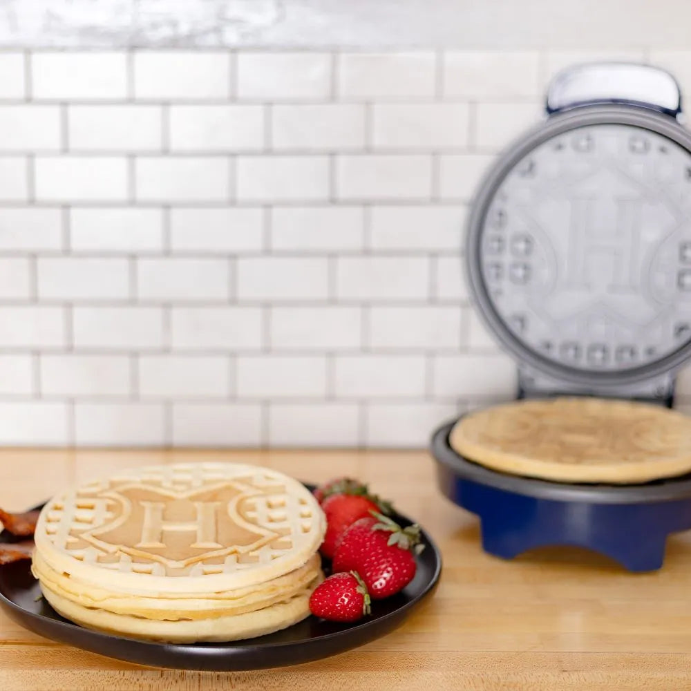 
                  
                    Arwani HARRY POTTER Breakfast Combo - Toaster & Hogwarts Waffle Maker 
                  
                